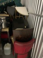 BOX composé de : 5 chaises en skaï rouge et 3 chaises en ska… (photo 5)