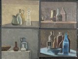 quatre tableaux représentant des vases et des bouteilles posés sur une table devant une fenêtre