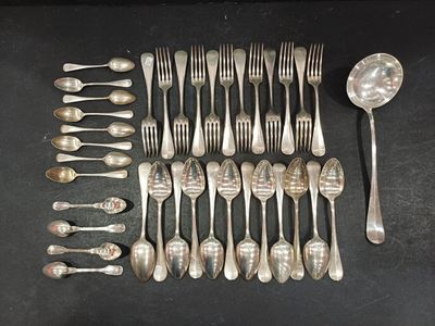 Partie de ménagère à modèle uniplat en métal ar… - Photo 1