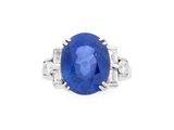 une bague en saphir et diamant