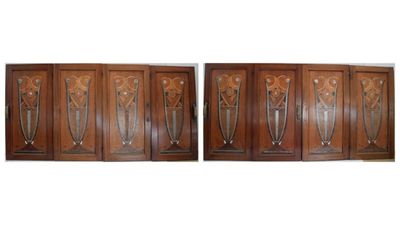 paire de commodes en bois sculpté de style Art nouveau