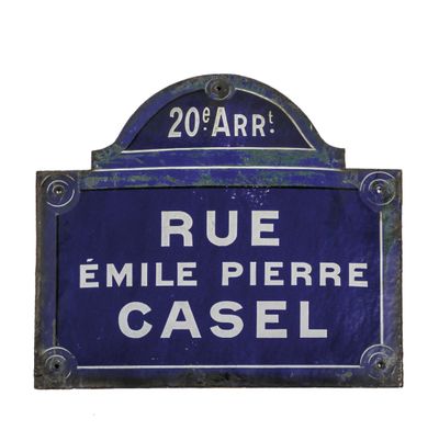 a blue sign that says rue emile perre casel on it