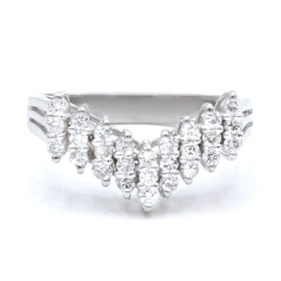 Bague cluster en platine 950‰ et diamants, ornée de vingt-sept diamant