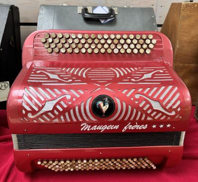 Accordéon MAUGEIN frères 4 rangs, 120 basses * EN L'ETAT*