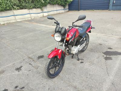 YAMAHA YBR 125 - Genre : MTL - Carrosserie : SOLO - Energie …