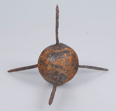 Arme défensive en fer utilisée dans les batailles à cheval. …