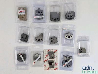 many pieces of plastic that have been placed on a table