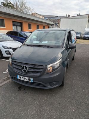Camionnette MERCEDES type VITO