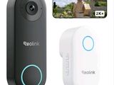 reolinnk smart video doorbell with 2 cameras and a remote control