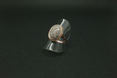Bague en or jaune 750°/°°, poinçon Hibou, ornée d'un pavage …
