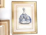 une photo d'une photo représentant une femme en robe bleue