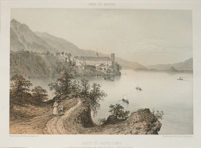 une photo d'une photo d'un château sur l'eau