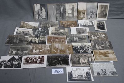 Une collection de 36 cartes-Photos dont certaines localisées…
