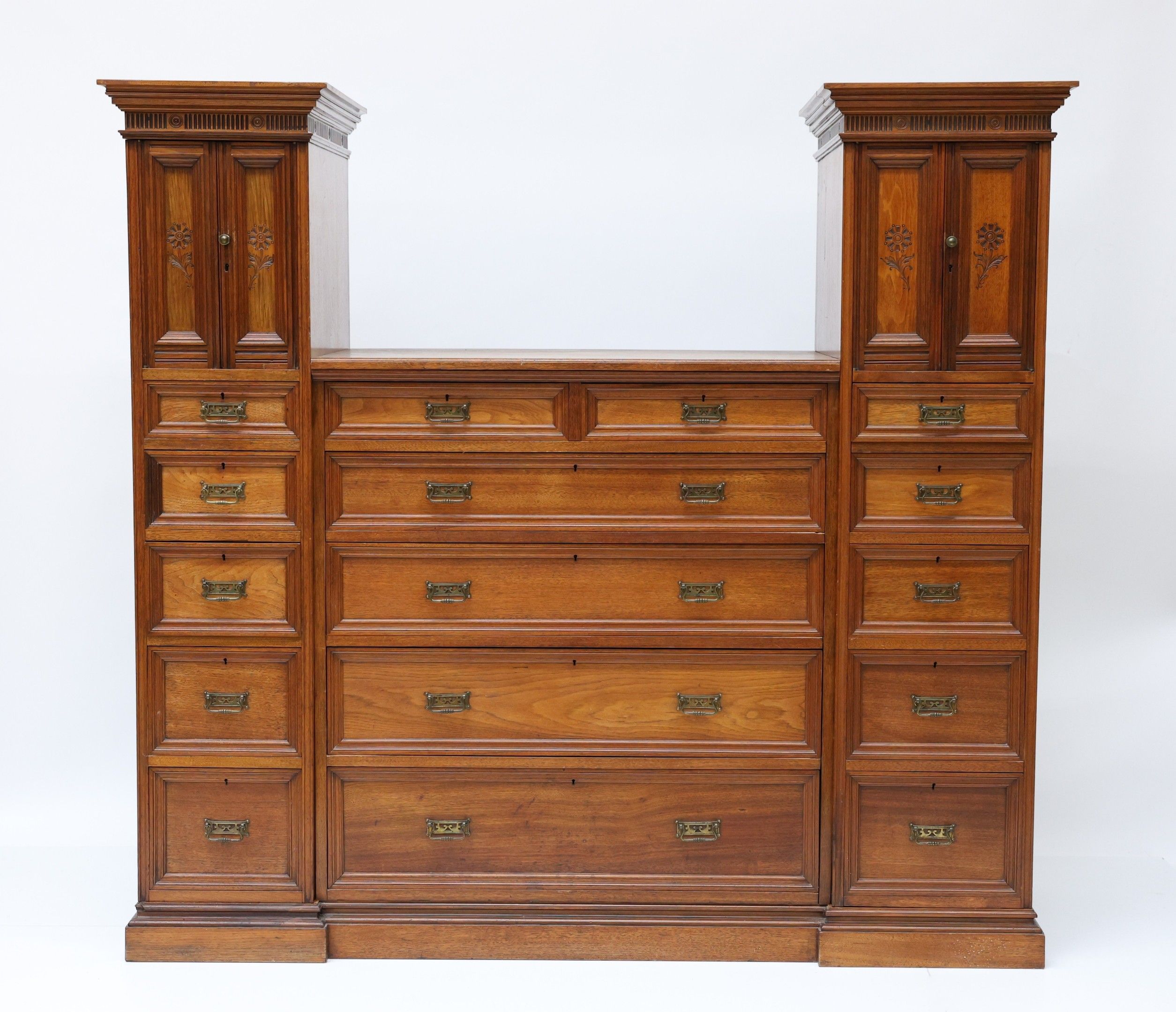HOBBS & Co London - Meuble de rangement en bois naturel trip…