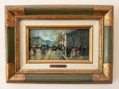 peinture d'une scène de rue avec des personnes marchant dans la rue