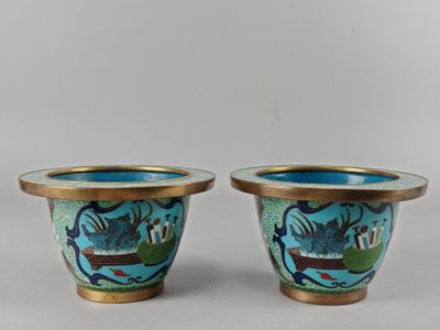 paire de vases chinois en émail cloisonné