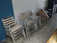 29 Sièges et tabouret d’hiver en métal, trois guéridons, et … (photo 4)