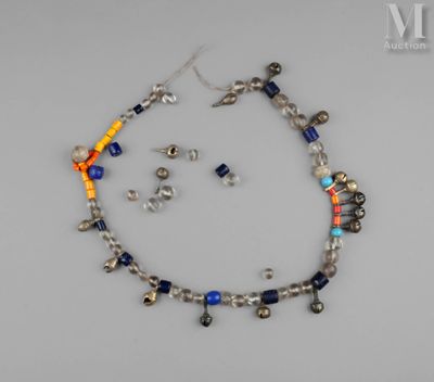 ensemble bracelet et boucles d'oreilles avec des perles bleues et orange