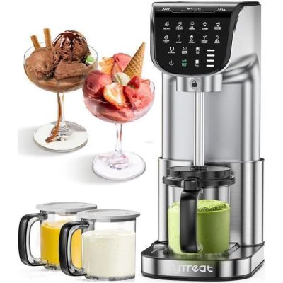 une photo d'une cafetière avec de la glace et des fruits devant