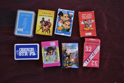 Lot de sept jeux de cartes à jouer Disney coffret cristal hé…