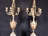 paire de candélabres anciens en laiton sur base en marbre