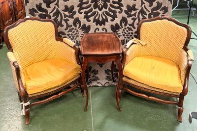 Table et deux bergères. Circa 1900/1920