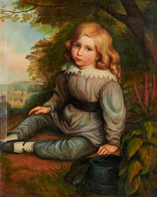 portrait d'une jeune fille assise sur un rocher au bord d'une rivière