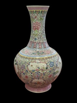 CHINE, 1ère moitié du XXe Vase pansu / bouteille au long col