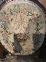 fauteuil de style Louis XVI, en bois teinté, à dossier médai… (photo 4)