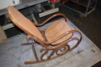 rocking chair fauteuil à bascule - mauvais état (photo 2)