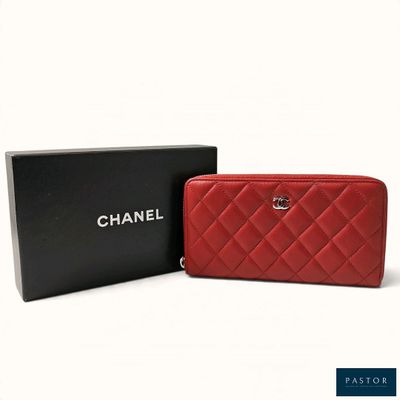 portefeuille Chanel en cuir matelassé rouge