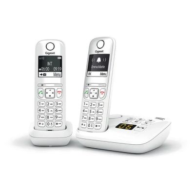 deux téléphones posés côte à côte sur une surface blanche