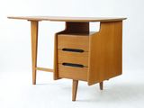 un bureau en bois avec deux tiroirs et un tiroir en dessous