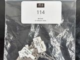 un sac contenant des bijoux en argent, muni d'une étiquette