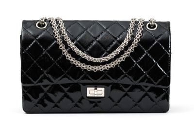 chanel black quilted leather handbag with chain strap