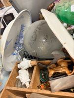 VENTE VOL : Un carton avec de la brocante dont des assiettes… (photo 2)