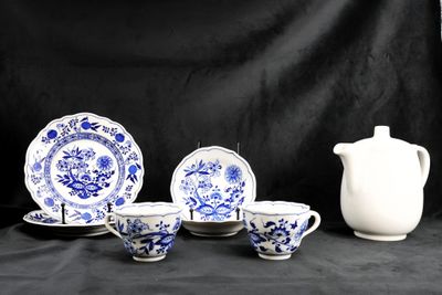 Lot de faïence allemande en porcelaine blanche à décor sinis…