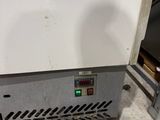 an image of a machine that is sitting on a pallet