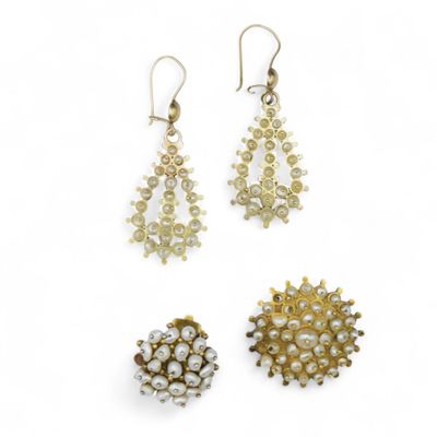 Suite de bijoux en or 9K (375) sertie de petites perles baro…