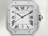 une photo d'une montre Cartier dont le cadran comporte des chiffres romains