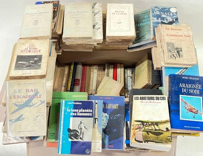 un grand nombre de livres empilés les uns sur les autres