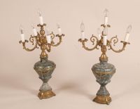 Paire de candélabres en marbre vert, laiton et bronze doré c…