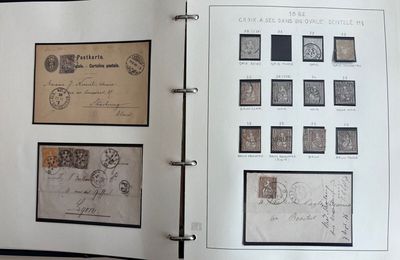un livre contenant tout un tas de timbres