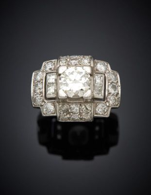 an art deco diamond and platinum ring