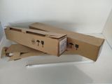une boîte en carton contenant un stylo