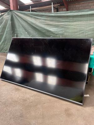 1 Téléviseur HISENSE modèle 100E7NQ PRO avec câble d'aliment…