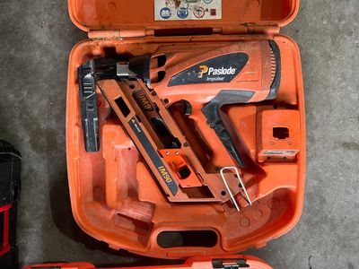 Cloueur à gaz PASLODE IM90