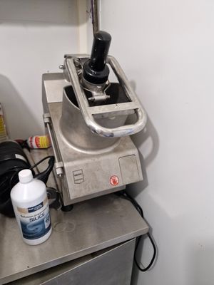 a machine that is sitting on top of a counter