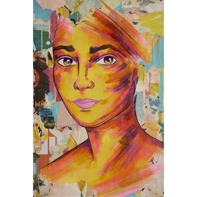 une image représentant une peinture du visage d'une femme sur une feuille de papier