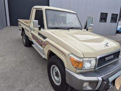 Toyota Land-Cruiser Pick-UP Hzj 79.